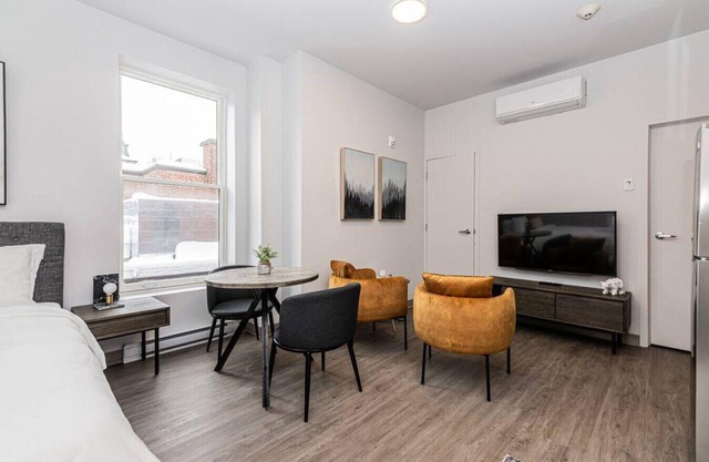 St-Denis 209 · Amazing New Apartment Close to Mount Royal (Le Plateau) by Denstays