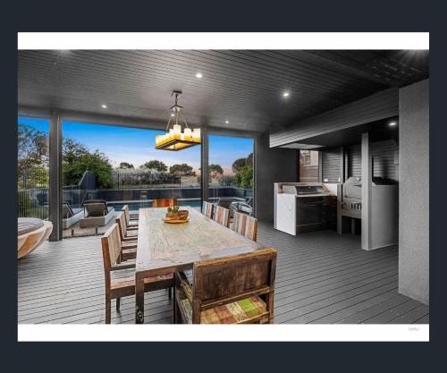 St Georges Luxury Beach House