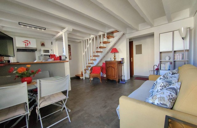 St Jean de Luz, APPT Dupplex2 pers à 100 mètre de la plage