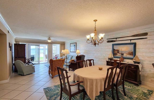 St. Johns River Condo w/2BR, Fish Near Your Patio
