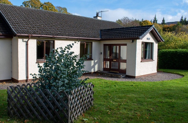 St Machar Pet friendly bungalow with private garden