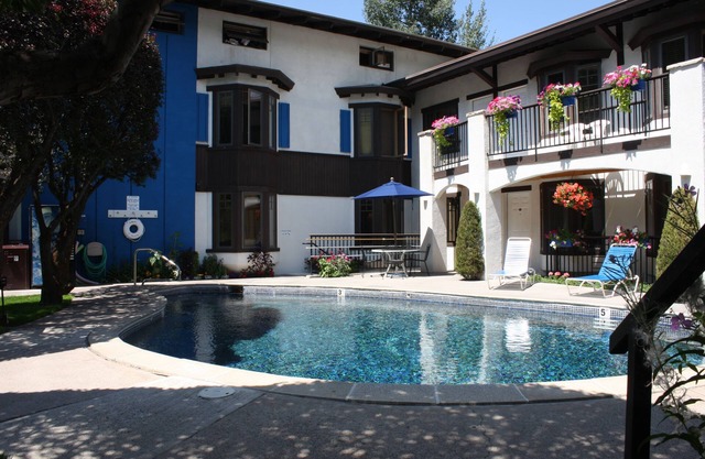 St. Moritz Lodge & Condominiums