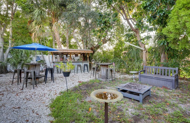 St Petersburg Home w/Yard & Grill: 2 Mi to Beach!