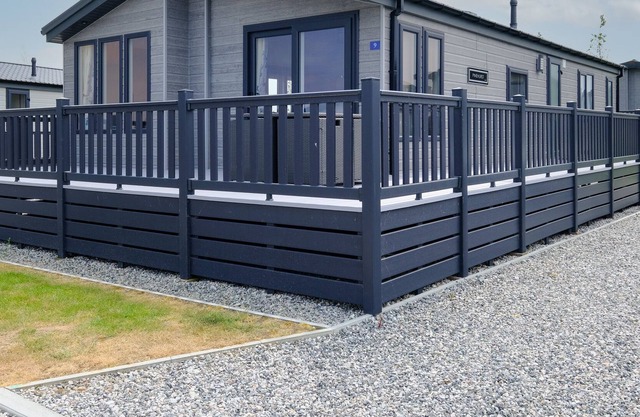 ST PETROCS 9, pet friendly, luxury holiday cottage in Padstow