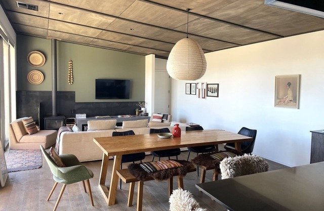 Stackbrae Lodge: A modern lake and alpine retreat of style and comfort.n