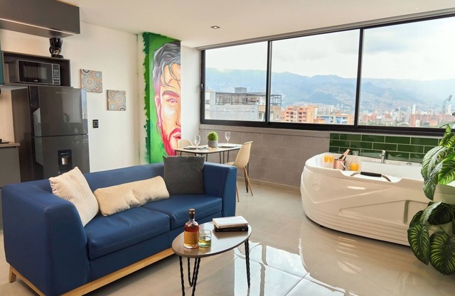 Stadio Jacuzzi Haven | Cozy Rosa Negra Suite