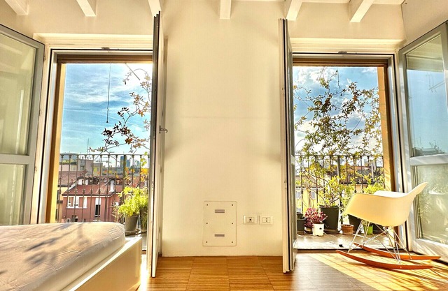 Stairway to the Sky - Brera Solferino Apt