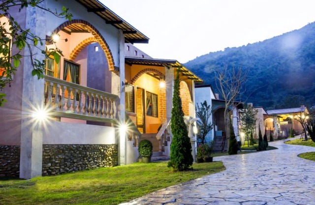 Stamp Hills Resort