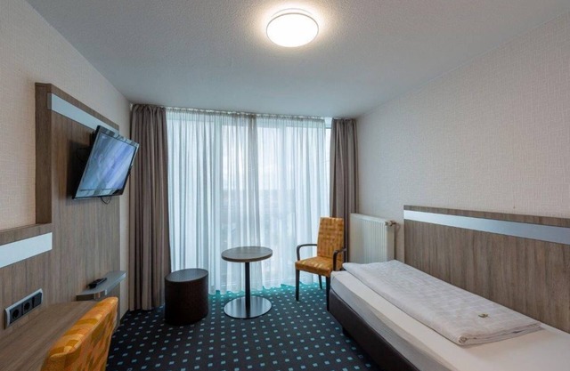 Standard Einzelzimmer - PANORAMA HOTEL in Neustadt an der Weinstraße