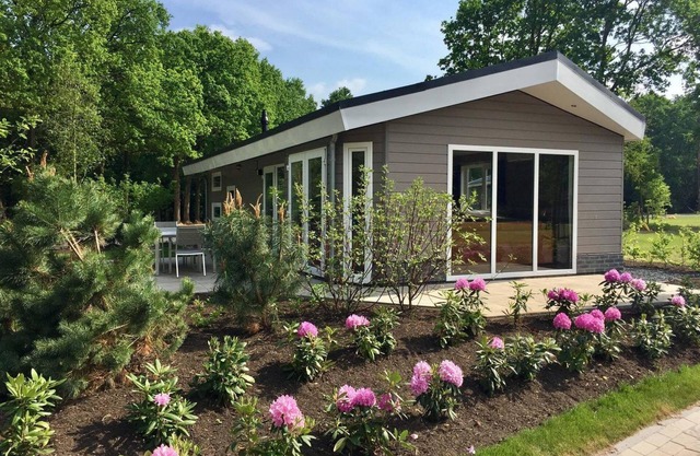 Stand-alone luxury vacation home for 5 persons.
