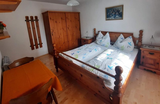 Standardzimmer, Dusche, WC, Seeblick - Pension Hecher