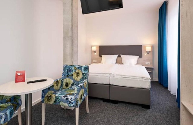 Standard room - Moselhotel Sonnenuhr