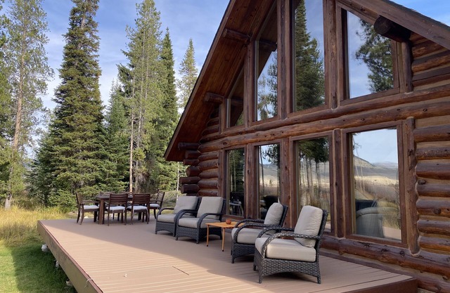 Stanley Mountain Cabin with Viewsn