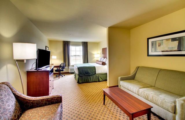 Stanton Inn & Suites