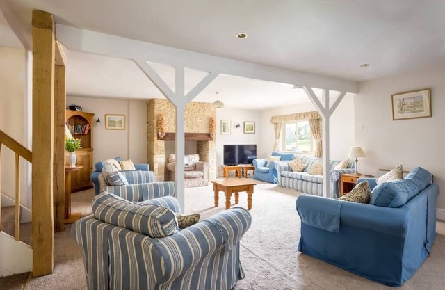 Stanway House, 8 bed, 8 Bath