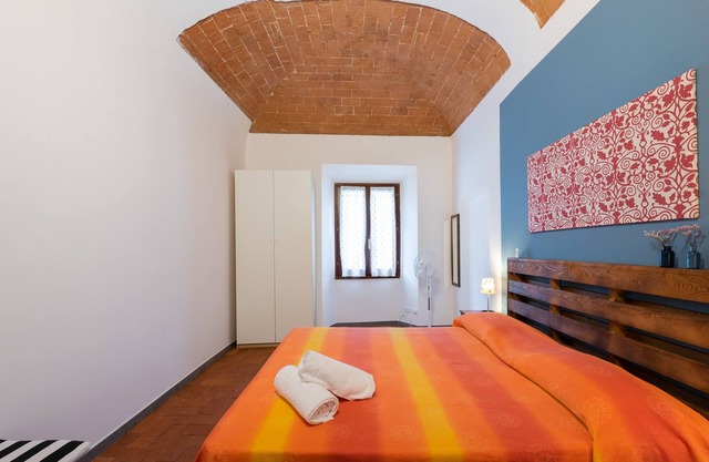 STAR APARTMENT.