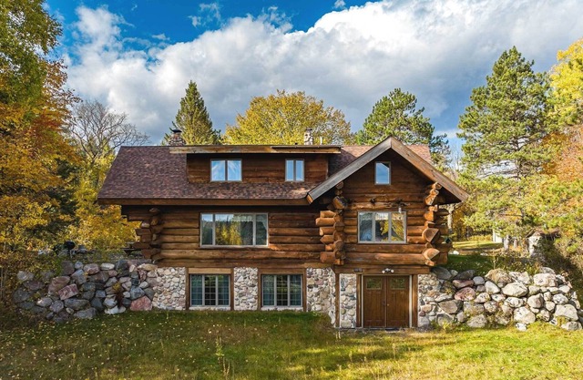 Star Lake Retreat: Log Home on 2 Acres w/ Fire Pit