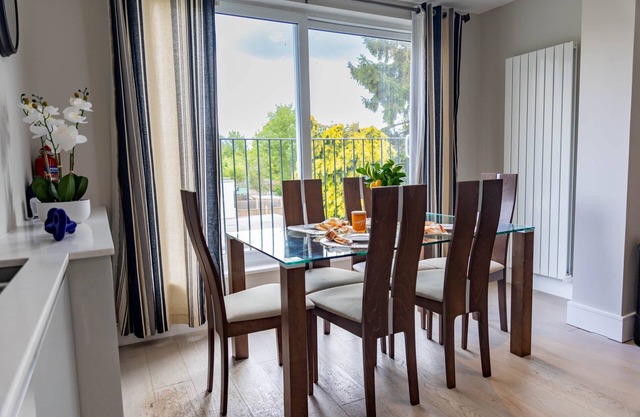 Star London Bell Lane 3-Bed Haven