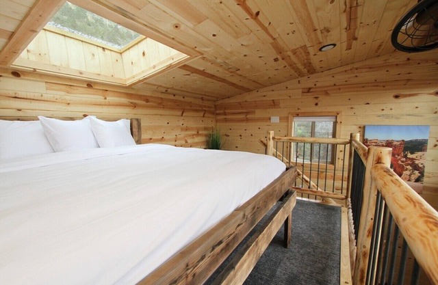 Stargazing in Bed, Glamping in a Zion Treehouse