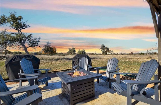 Stargazing Retreat at Lone Star Cottage