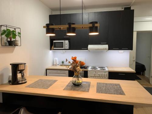 StarHomes 2 BR City Apartment C18
