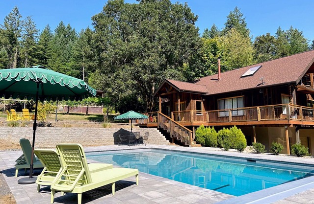 Starlight Lodge with Private Pool & Game Room