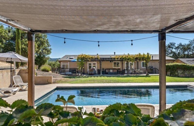 Starling's Rest, sleeps 10, Pool/Spa, Playground