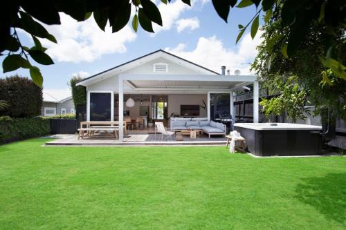 State-Of-The-Art Executive Home - Aircon - Spa