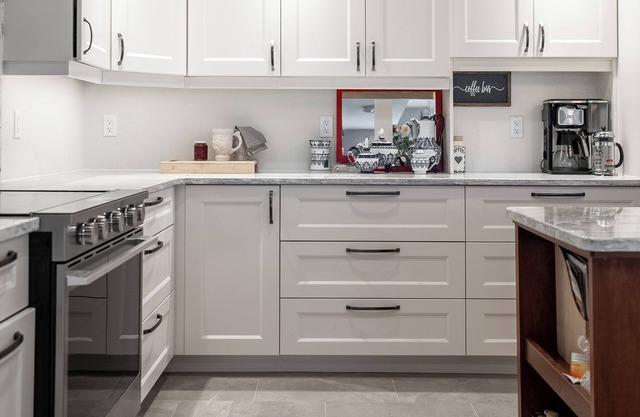 Stately 5-bedroom estate in beautiful Prince Edward with fitness room, AC