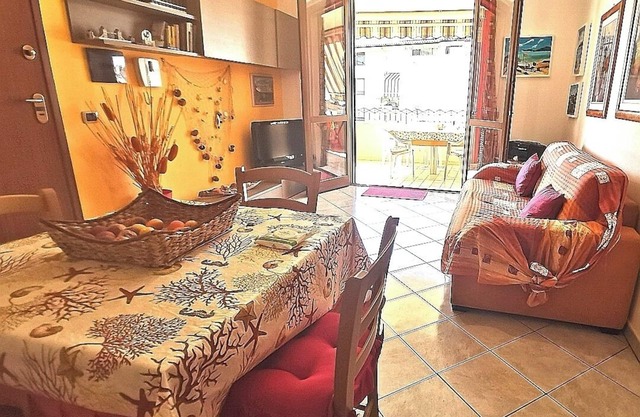 Stately apartment a stone's throw from the sea with parking space Alghero