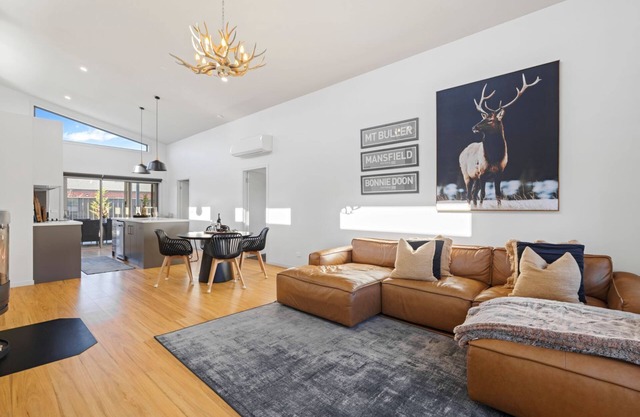 Station House - Mansfield - Sleeps 8
