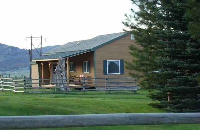 Staubach Creek Ranch, Great Mountain Vistas in Big Sky Country