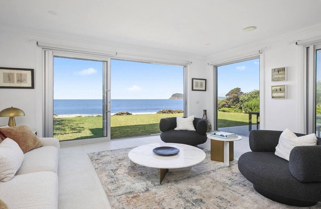 Stay 7, pay 5 these school holidays -Beachfront
