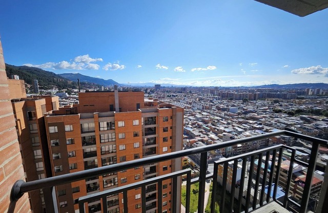 Stay Above the City: Breathtaking Views & Comfort in Bogotá