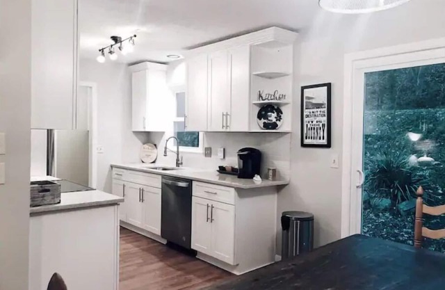 Stay Awhile - Your Nashville Retreat