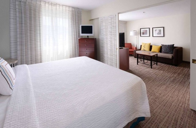 Stay Close to Galleria Dallas & Addison Circle Park! Perfect Budget Family Hotel