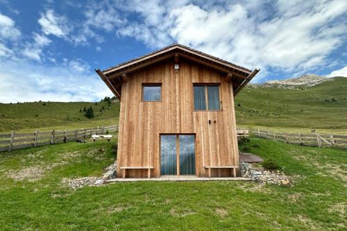 Stay COOPER I DIAMANTIDI Lodge - Modern Mountain Chalet in the Dolomites