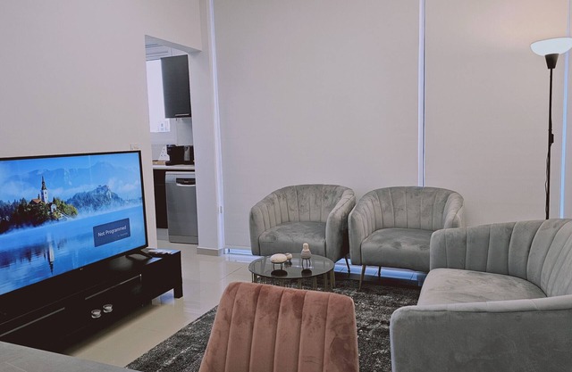 STAY Cosmo City Suite 403