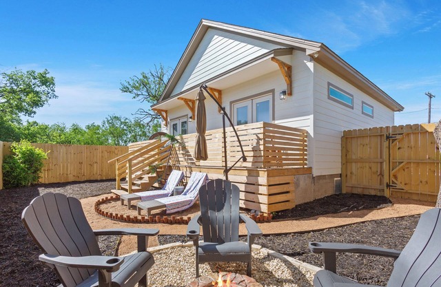 Stay in Luxury! Near Baylor University and Silos! Brand New Home!