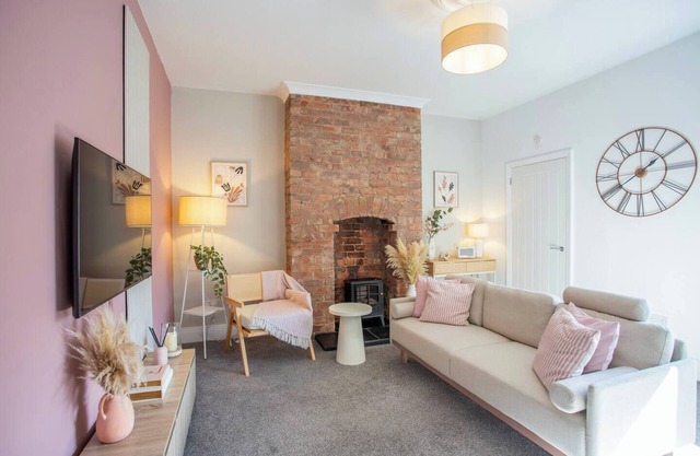 Stay in our stylish 2-bedroom apartment at Balmoral Gardens, North Shields