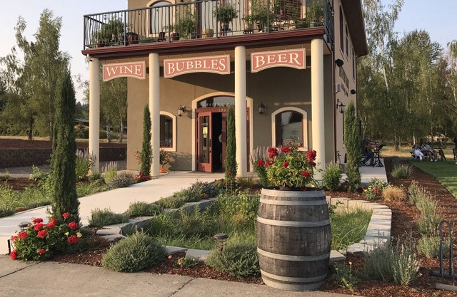 Stay In The Heart Of Wine Country.