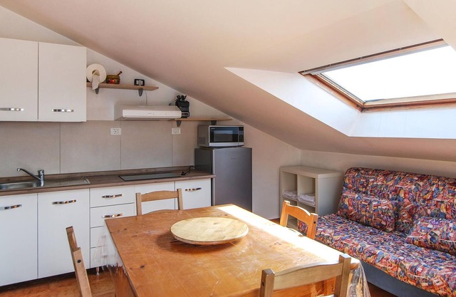 Stay in this cozy apartment with balcony and just 250 meters from the beaches of Porto Sangiorgio.