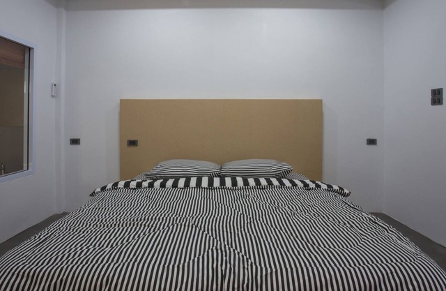 Stay near Surat Thani Airport & Train Station with cosy room