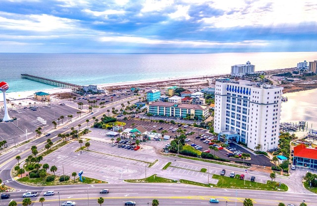 Stay near the sand & pier, 2-bedroom Pensacola Beach Condo