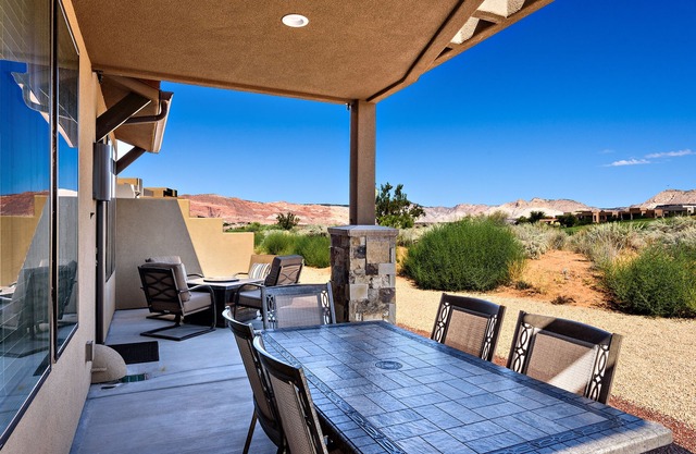 Stay On Course at The Ledges Golf Club *Resort Amenities Included!