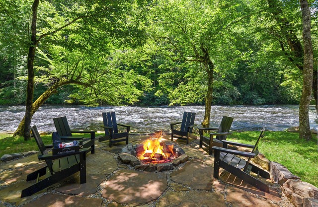 Stay on the Nantahala River - luxury home in Bryson city NC.