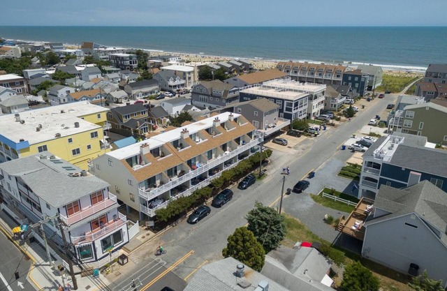 Stay Play Dewey - 4Br + 4bath Ocean View TH - Perfect for 2 Families!