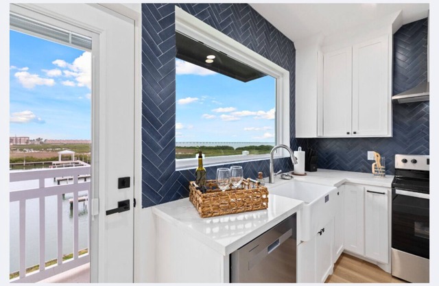 Stay steps from the shore in 3 oceanfront luxury units with 6 king beds. Just minutes’ walk to the b