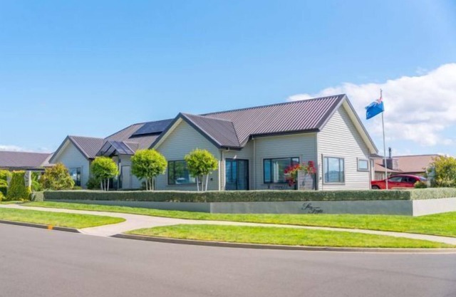 Stay Taupo - with Hot Tub