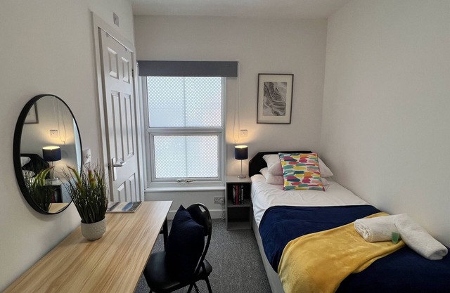 Stay @ The Wellington Burton-Single Room STARBUCKS